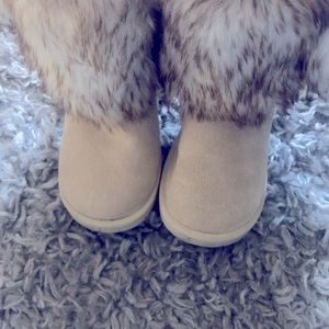 Girls furry winter boots size 12